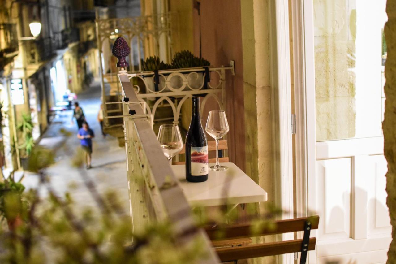 Balcony In Giudecca By Ortigia Apartments Syracuse Buitenkant foto